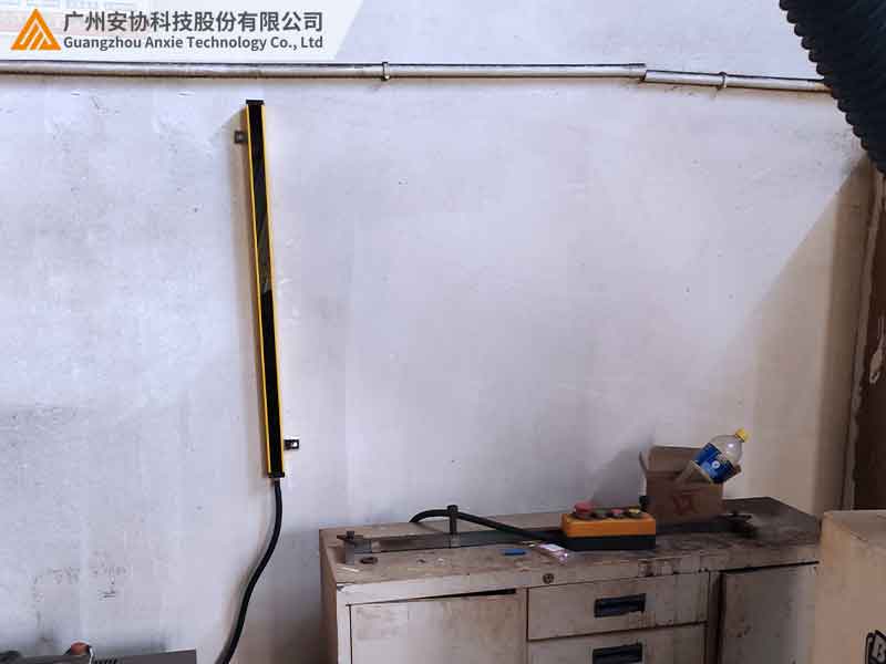 單邊漫反射光幕：無需對射的安全防護(hù)革新