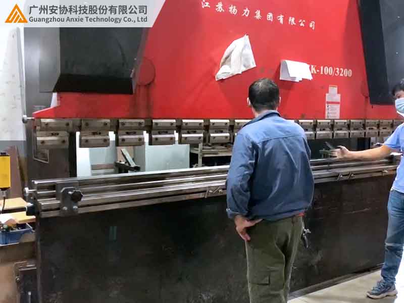 安全光柵如何保障折彎機操作安全？