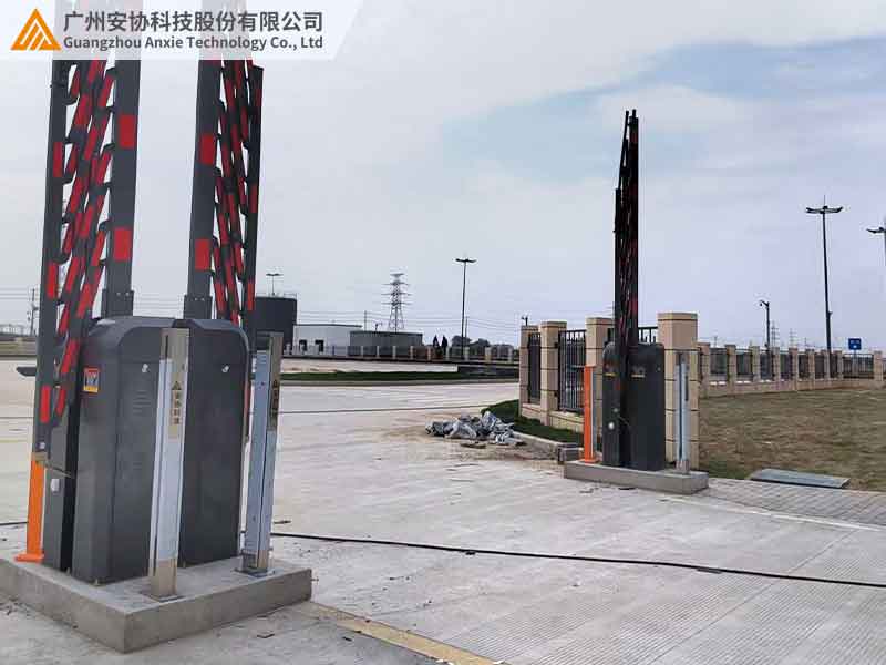 安全光柵控制道閘車輛感應(yīng)